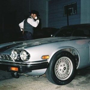 Daniel Snooks Instagram - My jag and I shot by @adamroyea