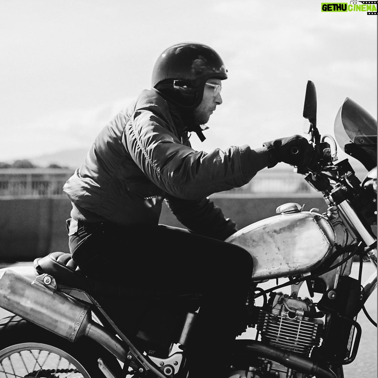 Daniel Snooks - 1.6K Likes - Some stuff with @oilhounds ans @gg_s_garage by @devonscottwong