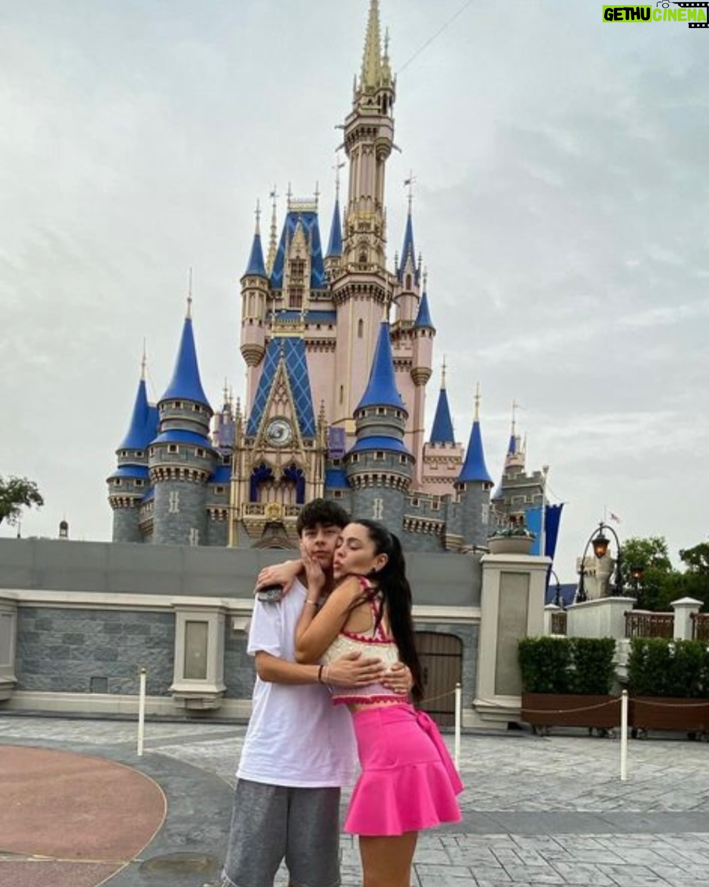 Daniela Aránguiz - 37.8K Likes -