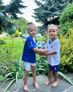 Daniela Nízlová Instagram - Fandime⚽️⚽️⚽️ #euro2024#football#futbal#soccer#fans#slovakia#lobotka