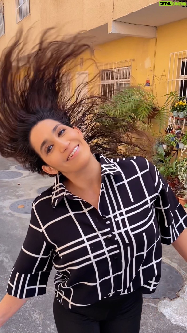 Daniele Hypólito - 2.4K Likes - Estou me permitindo ser guiada por uma bússola interna, estou alinhada com o universo, é tão bom ser feliz 🥰
#ela #dance #danielehypolito #dança