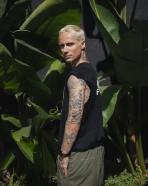 Daniil Matseychuk Instagram - Emotional wandering for the sake of all living beings ⛓️‍💥🏴♻️🌐❤️‍🔥

“ universewide “

🐬Animal Liberation Front 🕊️

#alf #animallovers #govegan #or #at #least #vegetarian #support #your #local #animal #shelter #spreadlove #la #to #the #world #streetphotography #danieljoyharper #aka #dannyjharper #heat #wave #live #it #up