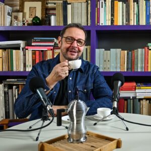 Danilo Bertazzi Instagram - .
Non riesco a tenere a lungo per me i segreti che mi riguardano. E allora vi dico che sto per riaprire il canale con caffè e chiacchiere, ma stavolta a raccontare saranno i miei bambini cresciuti con Tonio. Che ne dite? Vi piace l'idea? 🍎
.
ph @rob_andri
.
#happymonday #melevisione #newproject #ilovemyjob
