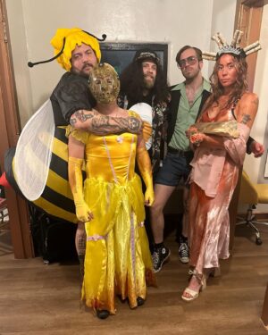 Danny Kiranos Instagram - Halloween was so much fun 😂. Can you guess us all without cheating? Answers in our storyyyyy!

See you tonight Berkeley! @theuctheatre