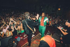 Danzal Baker Instagram - This hit harder than any other cancellations in the last three years but mad proud of my crew for keeping it positive and rolling into @beachhotelbyronbay with  nothing but love and good vibes 

🙏🏾 @bernardfanning @tob333y @yaobyaob @bc_drumwarrior Toby Brandon @travinski_ @willis_jack_m @bellebanga @rahelyeaah @honmemishi @mirands_ @sorayazapata @chantal.bala @aurieindianna @ryanmakesloud @inebriatednate @lunaticent @sophiekirov
