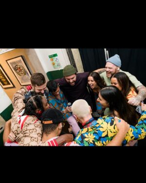 Danzal Baker Instagram - GELA TOUR DONE ✅ 
The maddest love to my crew you mob are the most talented incredible humans for putting up with me talking about mud crabs non stop 🦀 
and for every single person that bought tickets and broke it down with me, I’m still coming down from the absolutely massive vibes ✌🏾❤️

@tob333y @yaobyaob @bc_drumwarrior @rahelyeaah @bellebanga @royaldrue @honmemishi @mirands_ @sorayazapata @cobynjoroge @ryanmakesloud @dutchy.lighting @inebriatednate @aurieindianna @rosechocolatebeauty @laraandallo @yawdoesitall @danadoingthingss @mali.jose_ @jerome.farah @thndo.music @yungmilla_ @factory_theatre @theprincessbrisbane @freo.social @forummelbourne @darwinentertainmentcentre @lunaticent @triple_j @handsometours @selectmusic @gucci @arthurapparel