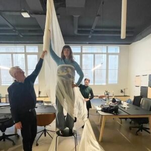 Daphné Bürki Instagram - Je vous présente mon partenaire sans qui rien ne serait possible. Le chef costumier Olivier Beriot qui a diffusé tout son talent dans le cinéma, l’opéra, le théâtre… et puis moi et les JO ! 
Merci @marylin.fitoussi de m’avoir présenté ton mentor. Il m’a dit OK (alors que c’est flippant) ainsi que sa belle équipe pour me suivre dans cette immense aventure de @paris2024 .
Il fait parti de mes superbes rencontres de vie 🤍
Je mesure la chance de t’avoir eu à mes côtés depuis des mois dans des moments magiques et dramatiques aussi. Tu détesterais cette déclaration sur les réseaux sociaux mais je le fais quand même : 
MERCI d’être là Olivier !🫶🏼

@olivierberiotofficial #theboss