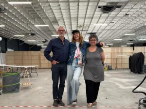Daphné Bürki Instagram - Je vous présente mon partenaire sans qui rien ne serait possible. Le chef costumier Olivier Beriot qui a diffusé tout son talent dans le cinéma, l’opéra, le théâtre… et puis moi et les JO ! 
Merci @marylin.fitoussi de m’avoir présenté ton mentor. Il m’a dit OK (alors que c’est flippant) ainsi que sa belle équipe pour me suivre dans cette immense aventure de @paris2024 .
Il fait parti de mes superbes rencontres de vie 🤍
Je mesure la chance de t’avoir eu à mes côtés depuis des mois dans des moments magiques et dramatiques aussi. Tu détesterais cette déclaration sur les réseaux sociaux mais je le fais quand même : 
MERCI d’être là Olivier !🫶🏼

@olivierberiotofficial #theboss