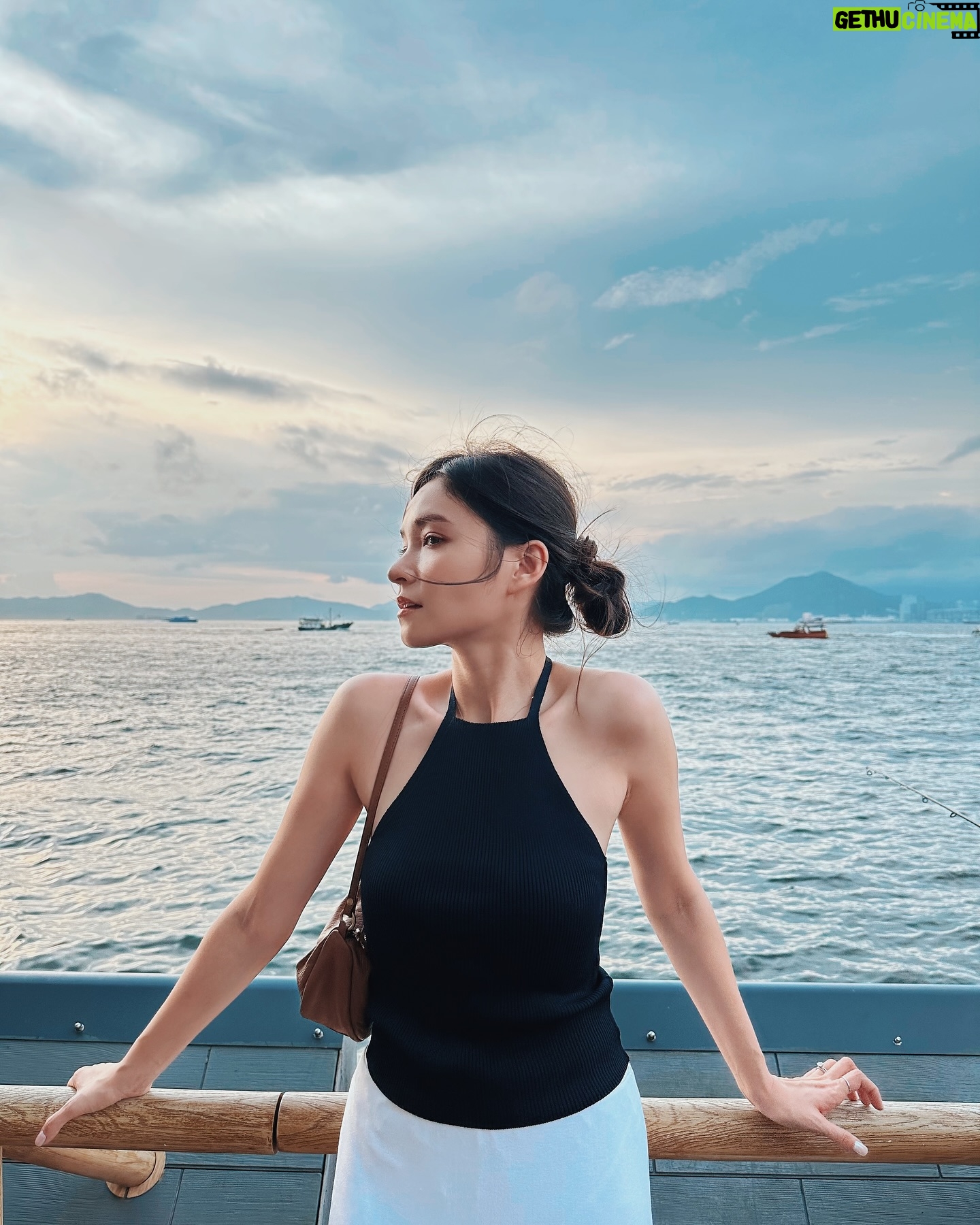 Dara Hanfman - 2K Likes - 老公七夕情人節快樂❤️
當年保羅哥是在七夕跟我告白的,說什麼還是要過一下!
決定去很紅的堅尼地拍照吃飯慶祝
看最後一張人潮勸要來的人三思~
真是網美打卡點沒開玩笑🫠
這邊也祝所有人情人節快樂,我愛大家❤️❤️❤️
衣服都是 @misshanfman