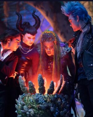 Dara Reneé Instagram - Who’s ready for Uliana’s LAIR☠️🌊💜👻 #descendants #uliana 🐙