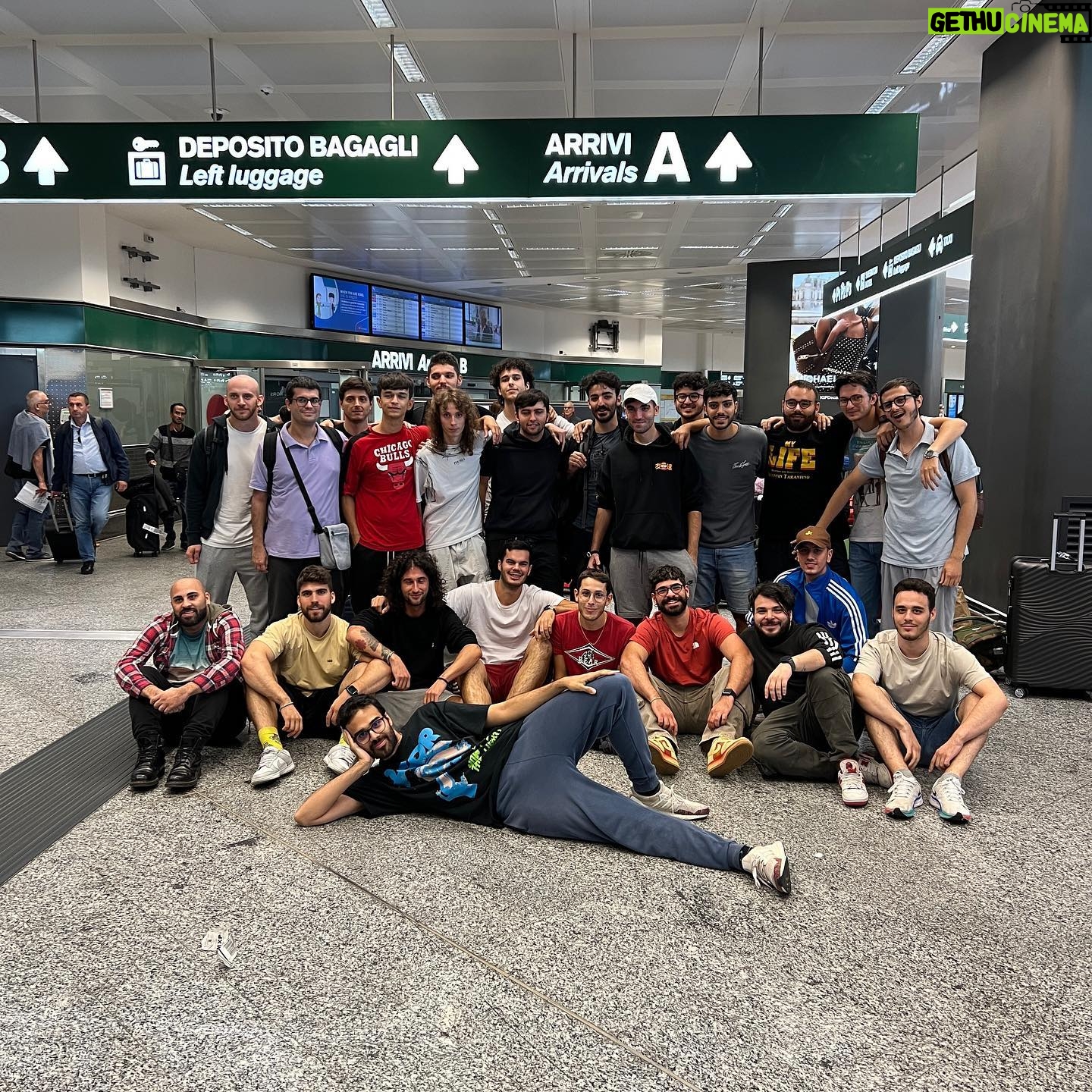 Dario Moccia - 29.4K Likes - E anche questo 27esimo Tomodachi Japan Tour si conclude! Grazie a Acciuga De Anguillis, Assente, Berto, Branduardi, Consiglio, Daino, DarioMoccia2, Demetrios, Droopy, Fusion, Gatsu, GiampyTech, Giovapeli, Glow-Up, Jolly Roger, Lillo, Panetto, Passaporto, Penna, Pugile, Sconsiglio, Turbo-Bamba, Verso, Visione.
Tutti uomini, record.
Stasera alle 21:45 vi racconto tutto!