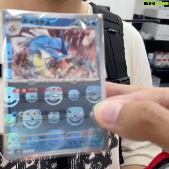 Dario Moccia - 43.1K Likes - È fatta. Pokédex di Pokémon 151 in versione Master Ball Mirror Holo è finita. Grazie ai quei ragazzi dei due tour che mi hanno accompagnato in giro per negozi a cercarle come ai vecchi tempi.