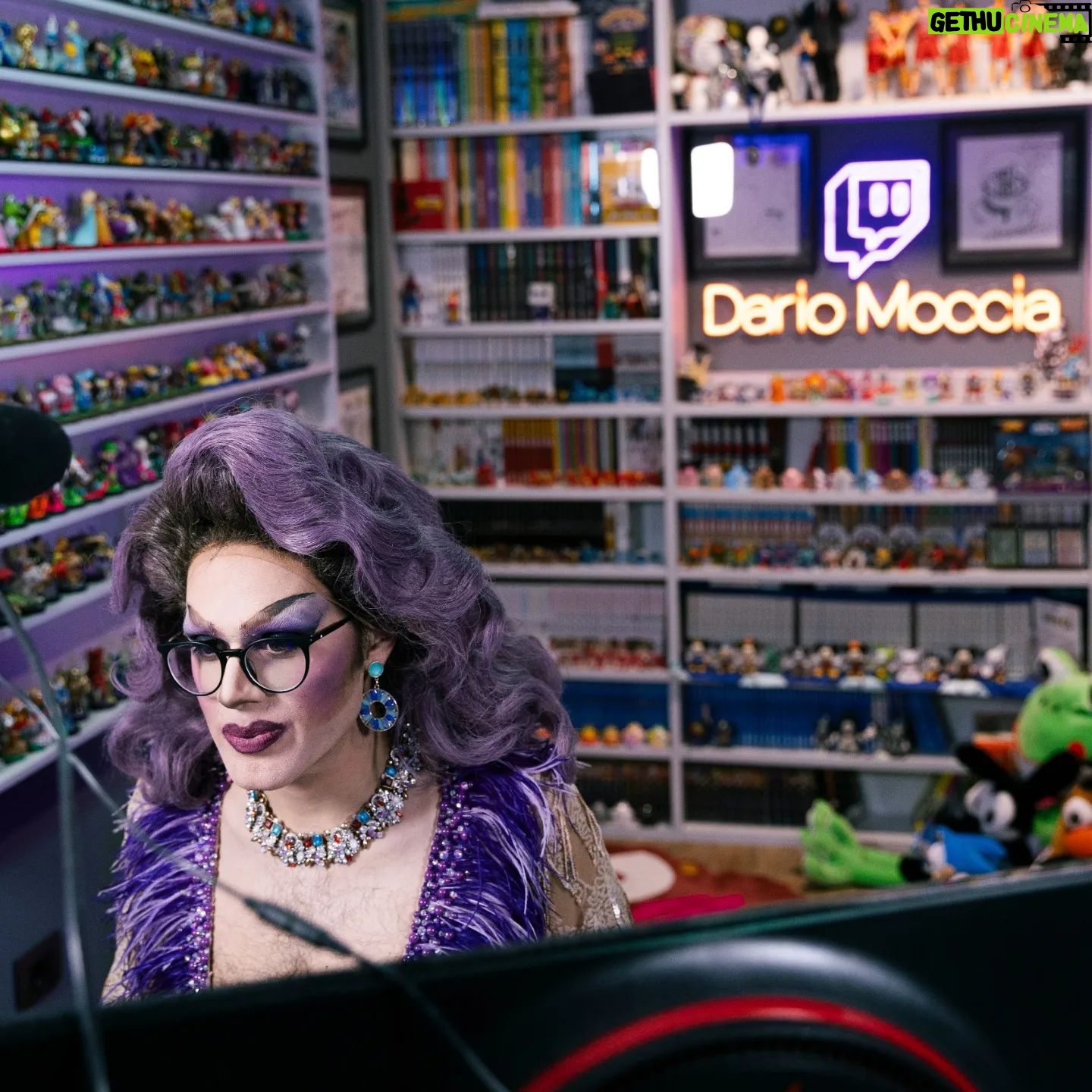 Dario Moccia - 57.4K Likes - Gnotta Lamy e Bedda Virus Vassallo
Pic @meriomaresca
Vid @xssare
