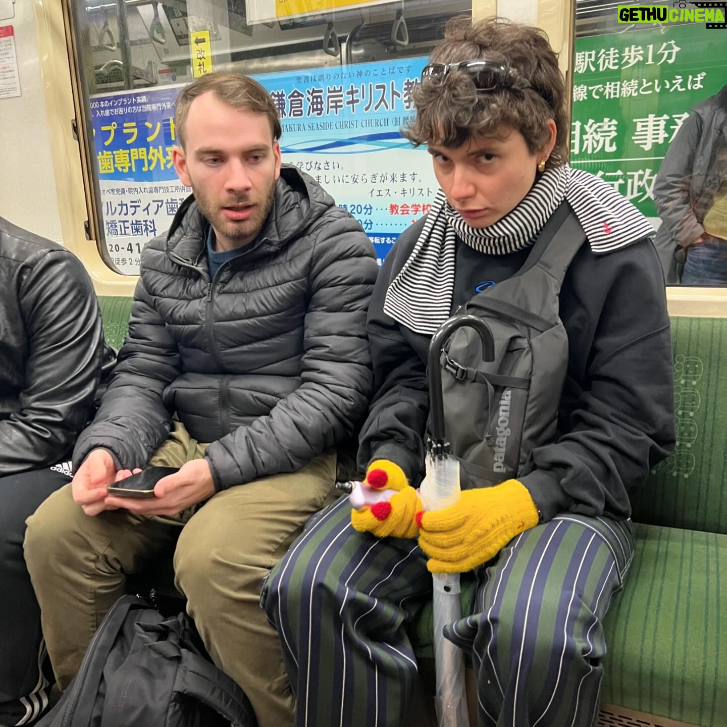 Dario Moccia - 50.1K Likes - Finisce anche questo tour.
Nelle foto: io che canto al karaoke, io che spendo migliaia di euro nelle carte e me ne pento mentre la carta striscia, RosyRoss che asciuga @sonolamadame con le sue storie inutile sui turisti che smerdano gli asciugamani nel suo B&B, Sei che si carica la mattina (video che ha mandato ogni singola mattina nel gruppo Whatsapp del viaggio), io che chiamo @simonepanetty, una caramella carina di Mickey.
