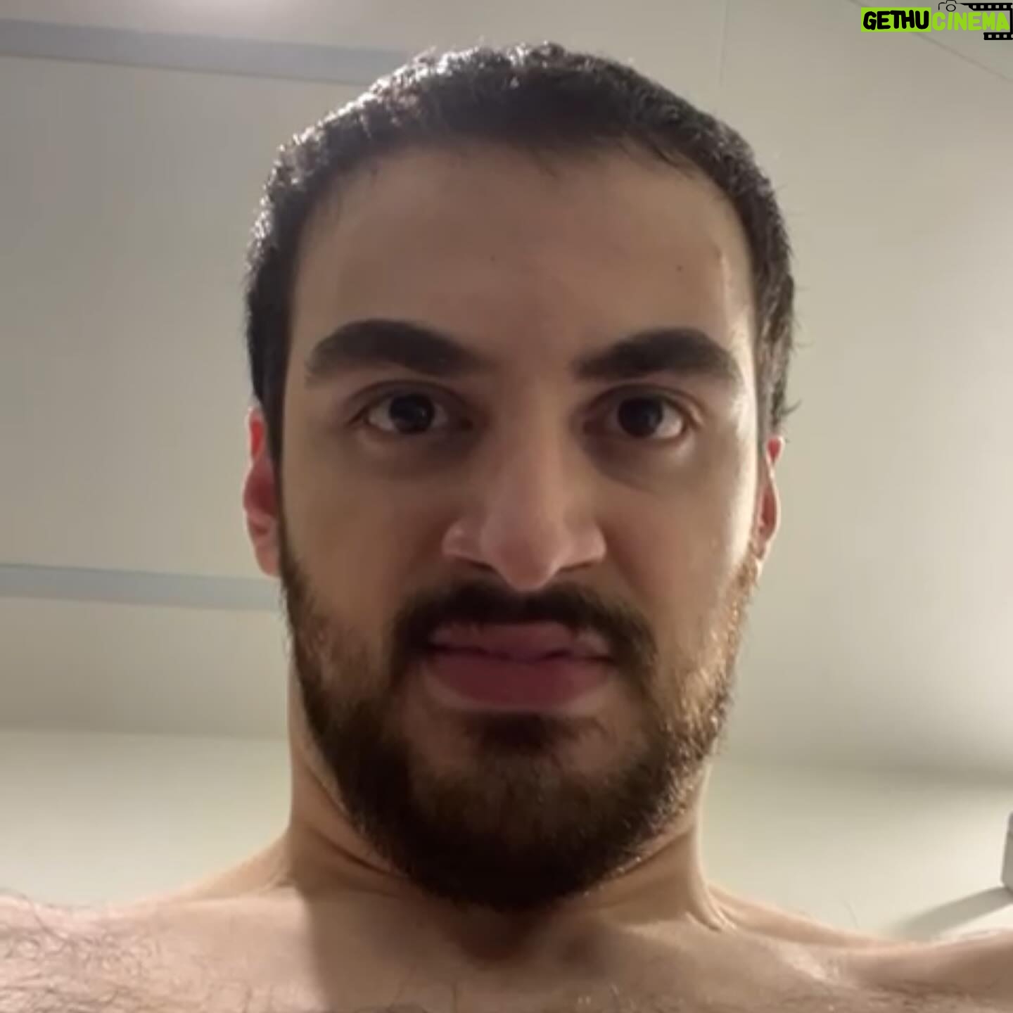 Dario Moccia - 50.1K Likes - Finisce anche questo tour.
Nelle foto: io che canto al karaoke, io che spendo migliaia di euro nelle carte e me ne pento mentre la carta striscia, RosyRoss che asciuga @sonolamadame con le sue storie inutile sui turisti che smerdano gli asciugamani nel suo B&B, Sei che si carica la mattina (video che ha mandato ogni singola mattina nel gruppo Whatsapp del viaggio), io che chiamo @simonepanetty, una caramella carina di Mickey.