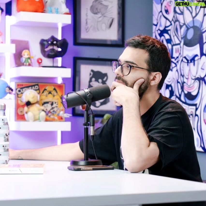 Dario Moccia - 35.9K Likes - Sono entrata adesso che è successo?
Si taglierà baffo? C'è solo un modo di scoprirlo: stare in campana.
Grazie @dario_moccia e @theshadefirenze con addirittura l'MVP @nicopertici sul campo.
Grazie @therustybat per tutto e @meriomaresca per questo materiale frizzantino.
Baciabbracciemincaffacci
