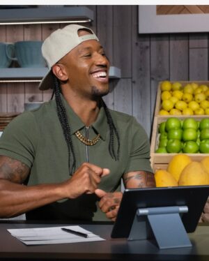 Darnell Ferguson Instagram - Premiering Wednesday, December 6th at 9pm- “Flavortown Academy: Antonia vs. Jet Finals” – TOURNAMENT FINALE

The top 3 students at Guy Fieri's Flavortown Academy have made it to the senior finals, where all the culinary lessons "professors" Jet Tila and Antonia Lofaso have taught them will be tested. They'll make an upscale entrée using ingredients determined by a roll of the dice. The two most successful students will move on to the final culinary exam, where they will serve up an impressive graduation dinner. The last student standing will receive the Supermarket Cum Laude diploma and the $35,000 Graduation Prize.  Love judging with @meilin21 @heytroyjohnson  #superchef #superchefgrudgematch #darnellferguson #itainteasybeingsuper #foodnetwork #judging #takesonetoknowone