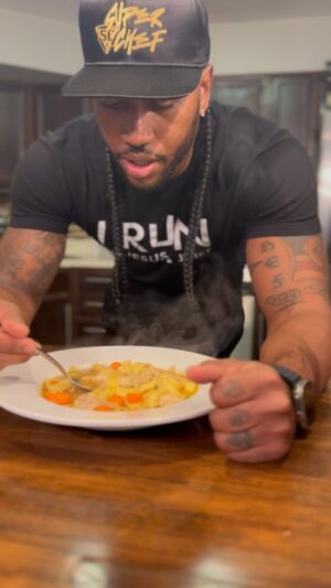 Darnell Ferguson Instagram - Been sick and needed some true TLC, so I gave it to myself haha! A little 🐓 🍜 to help me get over this cold!! #itainteasybeingsuper #superchef #superchefgrudgematch #soup #winter #comfortfood #chickennoodlesoup