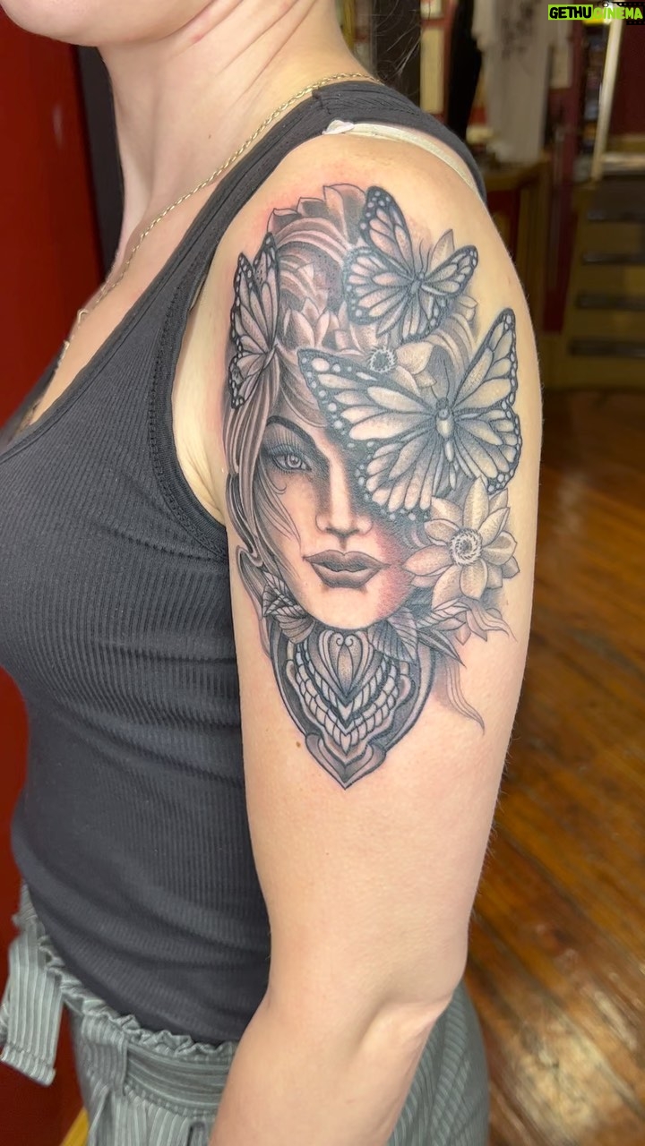 Darren Brass - 176 Likes - #workinprogress @brasscitytattoo
Big Thanks to @ca_rotary_tattoo_supply for the #pearl & @thesolidink 🙏🏼👊🏼💯💯#brassandgrey #pma