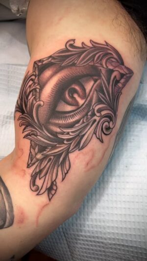 Darren Brass Instagram - Representing something #organic ##truth #seeker workinprogress @brasscitytattoo @fivepointsnyc @miamiinklovehate #eyes #seetheworld #see #brassandgrey #tattoo #thepearl #blackandgreytattoo @brasscitytattoo @thesolidink @hatchback_irons @ca_rotary_tattoo_supply