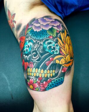 Darren Brass Instagram - I’d love to do more “TRADITIONAL” style tattoos .. Let me know what you wanna get ❓❓DM me or Email me at dbrass305@gmail.com #tattooartist #tattoo #tattoos #tattooart  #tattooed #art #tattoolife #tattooideas #tattooist #tattoodesign #tattooing #artist #tattooer #traditionaltattoo traditionaltattooart #blackandgreytattoo #thepearl