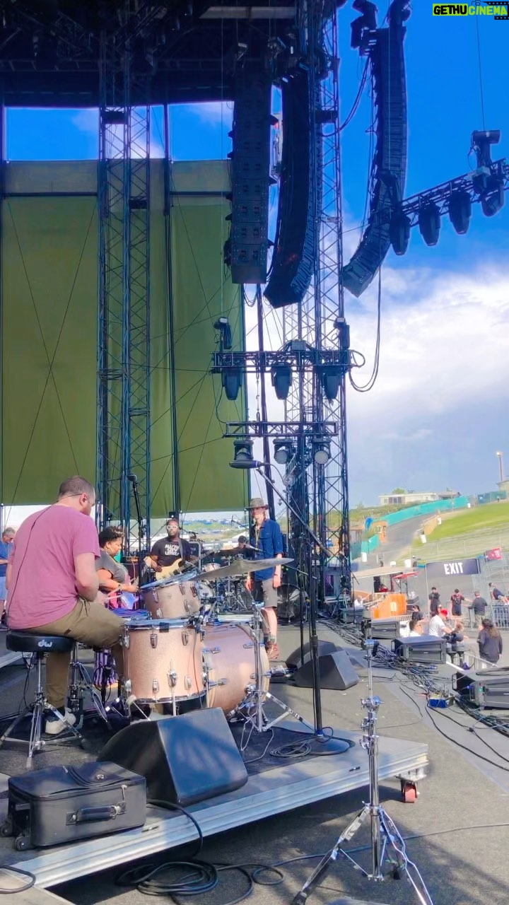 Darren King - 3.4K Likes - Soundcheck Jamz. I’m playing with @Celisse opening for @davematthewsband tonight at The Gorge in WA.
(You gotta play as hard during soundcheck as you do in the show, especially if you’re using rented gear.)