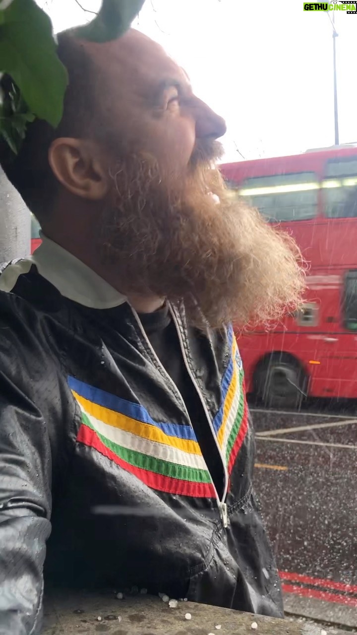 Darren King - 1.5K Likes - Worth it.
Rainbow vid courtesy of @rosieugly whose phone takes better video than mine. Had to be the brightest rainbow I’ve ever seen! 🌈🌈🌈