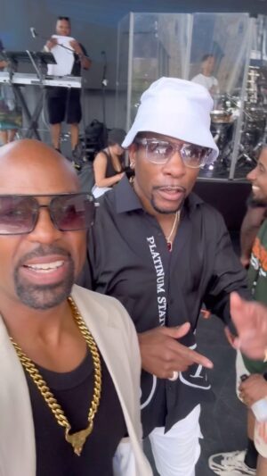 Darrin Henson Instagram - #NYC STAND UP FOR @keithsweat 🔑TO THE CITY AND FREE  CONCERT  KEITH SWEAT HARLEMS OWN .. CELEBRATED BY THE CITY HE WAS BORN IN . #KEITHSWEAT ..WE PLATINUM STATUS BABY