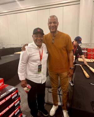 Darryl Strawberry Instagram - Being @fanaticsfest was an absolute delight! Great job @michaelrubin @fanatics @topps @meadchaskysports @jstraw05 @boyfromnewyorkcity @jim.simpson1
