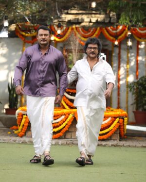 Darshan Thoogudeepa Instagram - ಕನ್ನಡ ಚಿತ್ರರಂಗದ ಶೋ ಮ್ಯಾನ್ ನಮ್ಮೆಲ್ಲರ ಪ್ರೀತಿಯ ಕ್ರೇಜಿ ಸ್ಟಾರ್ ರವಿ ಸರ್ ರವರಿಗೆ ಹುಟ್ಟು ಹಬ್ಬದ ಶುಭಾಷಯಗಳು ಕನಸುಗಾರನ ಕನಸುಗಳೆಲ್ಲಾ ಆದಷ್ಟು ಬೇಗ ನನಸಾಗಲಿ ನಮ್ಮ ಕನ್ನಡ ಚಿತ್ರರಂಗಕ್ಕೆ ಇನ್ನು ಹೆಚ್ಚು ಯಶಸ್ವಿ ಚಿತ್ರಗಳು ನಿಮ್ಮ ಬತ್ತಳಿಕೆಯಿಂದ ಬರಲಿ ಎಂದು ಆಶಿಸುತ್ತೇನೆ...