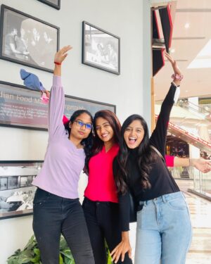 Darshini Gowda Instagram - True friends are like diamonds—bright, beautiful, valuable, and always in style.
@darshini_17.vp 
@darshinigowda01