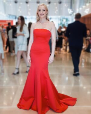 Daryna Trehubova Instagram - Відкрили Одеський міжнародний кінофестиваль. 
Три години щастя.

Безмежно рада бути частиною українського кінематографу. Вірю в його видатне майбутнє.

Вибачте, якщо когось вчора не встигла обійняти - була на сцені)

💃 сукня @ariamosalon 

💍 прикраси @solo_for_diamonds