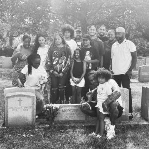 Dave East Instagram - FAMILIA OVER ALL….