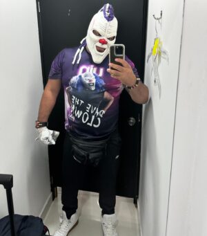 Dave The Clown Instagram - Muchas gracias a @uin.mx por la oportunidad de estar en sus diseños ,gran marca de ropa deportiva y de gran calidad . Ya pueden comprar en sus tiendas la ropa de UIN con diseños de @luchalibreaaa