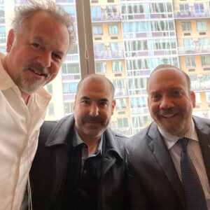 David Costabile Instagram - Nothing better than working with friends who are endlessly inventive kind and generous. The great @rickehoffman joins @sho_billions episode tonight. It’s a dream to suggest a pal to create a new role in a series you are lucky enough to be in, but for everyone to say yes AND I got to direct it. Shit just doesn’t get better than that. Watch him tonight he kills it! #rickhoffmanisakiller #paulgiamatti #whosbetterthangiamatti