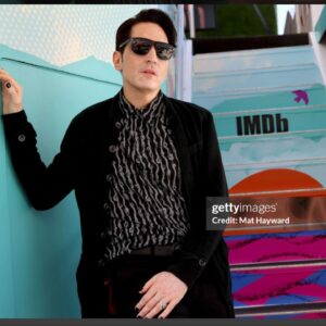 David Dastmalchian Instagram - Let the @comic_con begin. Hope to see you at the panels, signings &… surprises. 

(schedule for today/tomorrow in my stories.