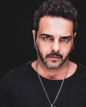 David Perdomo Instagram - Ya os aviso que tengo fotos maravillosas de @danilopezmartin @lediciaaudiovisual y me flipan todas.
Lo siento mucho por vosotros. Es lo que hay. 😂
Espero hayáis tenido un día fetén.
❤️🙏🏽