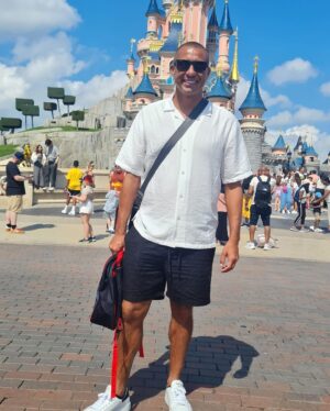David Trezeguet Instagram - Magical days in a magical place!

#family #disneylandparis