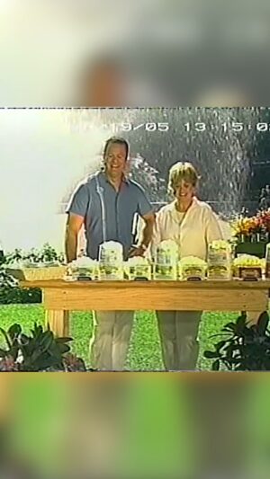 David Venable Instagram - Hey, friends! Check out this #throwbackthursday clip from 2005! @carolyn_gracie and I were in Seattle for the Decades of Discoveries tour featuring entrepreneurs from across the country. Were you watching then? 🤩 Tell me some of your favorite throwback QVC memories in the comments! #LoveQVC