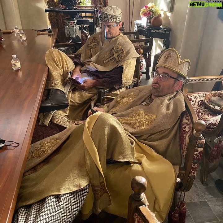 David Wain - 4.5K Likes - Had to pinch myself getting to be part of @historyoftheworld part 2, along with old friends @kenmarino @joelotruglio and newer friend @jillianbell - in the 8th (and final) episode which is now streaming on @hulu
Congrats to @nickkroll @ikebarinholtz @iamwandasykes and their whole team
...and of course to the legendary Mel Brooks whose movies my Dad introduced me to as a kid. Without him, my life wouldn't be the same and my work wouldn't exist.