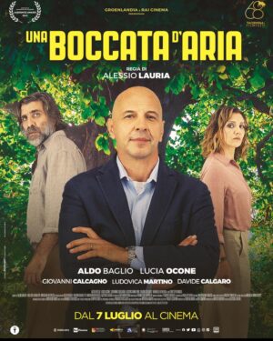 Davide Calgaro Instagram - “UNA BOCCATA D’ARIA” dal 7 Luglio al cinema!
Grazie a @groenlandia_film e @halessioh per la fiducia, a tutti i miei compagni di viaggio e a chiunque lo vedrà.
Ci vediamo al cinema❤️