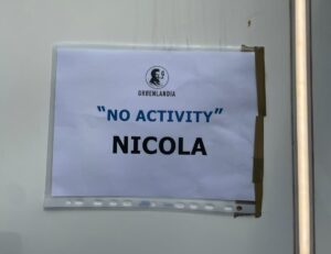 Davide Calgaro Instagram - #noactivity su @primevideoit 
Spero vi stia divertendo quanto mi sono divertito io a interpretare Nicola, un poliziotto fervente cattolico, un personaggio che come potete immaginare mi rappresenta al 100%.
Un enorme grazie a @valeriovestoso e a @groenlandia_film per la fiducia e per avermi permesso di condividere il set con due attrici incredibili come @carlasignorisreal ed @emanuela_fanelli ❤️