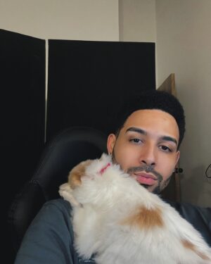 Dawin Instagram - I’m 10 different people 10 days a week 😩