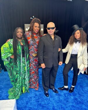 Dawnn Lewis Instagram - I had an amazing time last night at the @BETAwards! It was great being able to attend with my ADW family @therealdebbieallen, @iamcreesummer, @darrylmbell, @charlenebrown1, @kadeemhardison and his daughter Sophia. We had the honor of presenting the award for Best New Artist, congratulations @tyla. So great seeing so many of my friends including @kingofbingo and @erniehudsonofficial. It was such an amazing night, thank you @BET ❤️

Hair & Makeup: @therealsirtony 
Dress: @lsodesigns 
Accessories: @versace 

#betawards #adifferentworld #adwtour #bet #awardshow #friendship #anighttoremember #adifferentworldtour