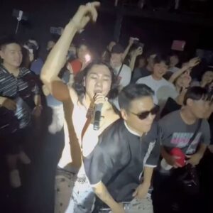 Dbo Instagram - 문화는 우리 모두가 함께 만들어 가는것 😤
요령보다는 노력으로 한 걸음씩 나아가는 중
꿈은 크게, 행동은 작게부터 시작이야
오늘의 땀방울이 내일의 무대가 되니까
난 여전히 배우는 중인 인디펜던트 아티스트야
서로 존중하며 함께 성장해봅시다 👊
함께 해준 모든 분들 감사합니다 
더 나은 음악으로 돌아올께 기대해 🔥

Culture is what we all make together 😤
I‘m taking it step by step with effort rather than by trick
Dreams start big, actions start small
How today’s sweat drops become tomorrow‘s stage
I’m still an Independent artist learning
Let‘s respect each other and grow together 👊
Thank you to everyone who’s been with me
I‘ll be back with better music, so look forward to it