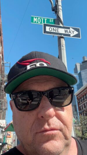 Dean Norris Instagram - Absolutely beautiful day in one of the greatest cities in the world. #nyc