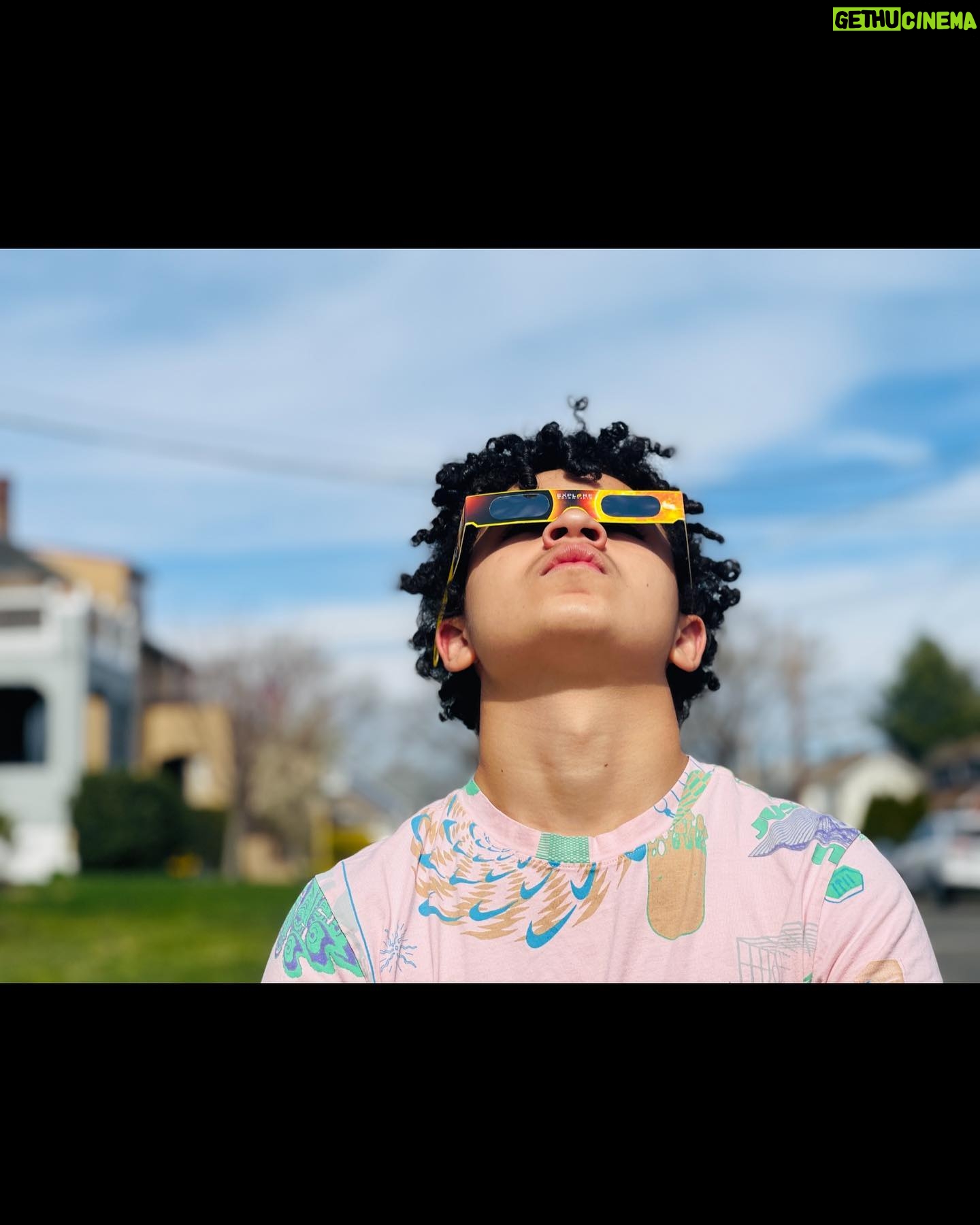 Dean Scott Vazquez - 2.5K Likes - #solareclipse