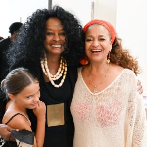 Debbie Allen Instagram - The Queen was in the house! 👑 @DianaRoss graced us with her presence at DADA to see her grand baby perform in our rendition of “The Wiz”! We love you, Ms. Ross!!! 😘💫 @OfficialDADance

📸: @leetonksphotography