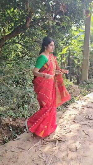 Debjani Deghuria Instagram - Finding joy in the village vibe!  During a break from shooting,  The peaceful atmosphere ,My mama ji's village memories came alive , where cows were our loyal companions ..Memories of my mama ji's village came flooding back .... 
 #VillageVibes #CowLover #FriendlyFaces" #VillageEscape #CowLove #Peaceful" #debjanideghuria #debjani #bhagiabharija #love #odisha #gratitude #2024