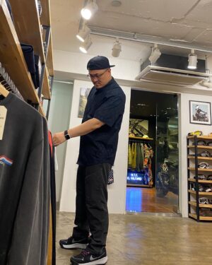 Defconn Instagram - 어디보자~ 👕👖